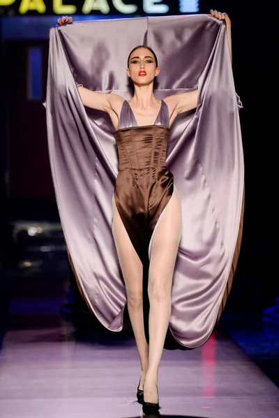 Look 64